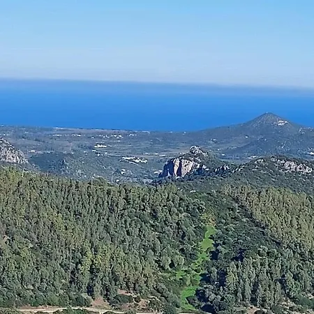 Casa Lucia , Ricarica Auto Elettrica Синискола